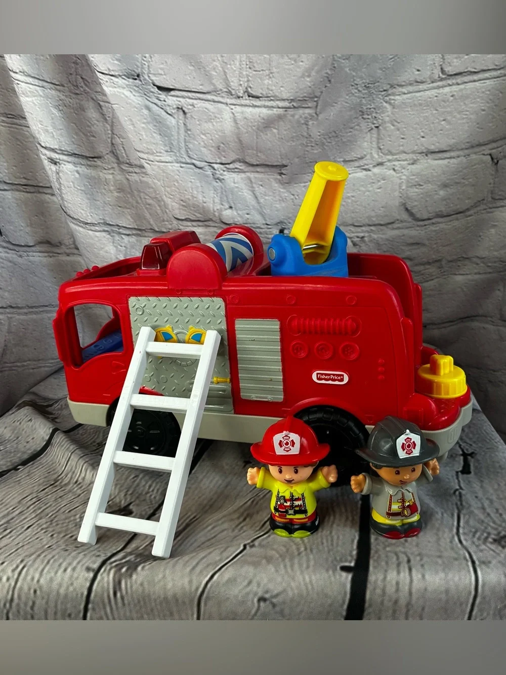 4 PC Fisher Price Little People Fire Truck Firemen Ladder Lights & Sounds GUC